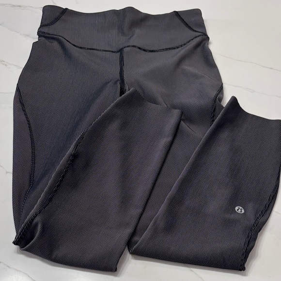 Lululemon Athletica Charcoal Leggings - Picture 3 of 15